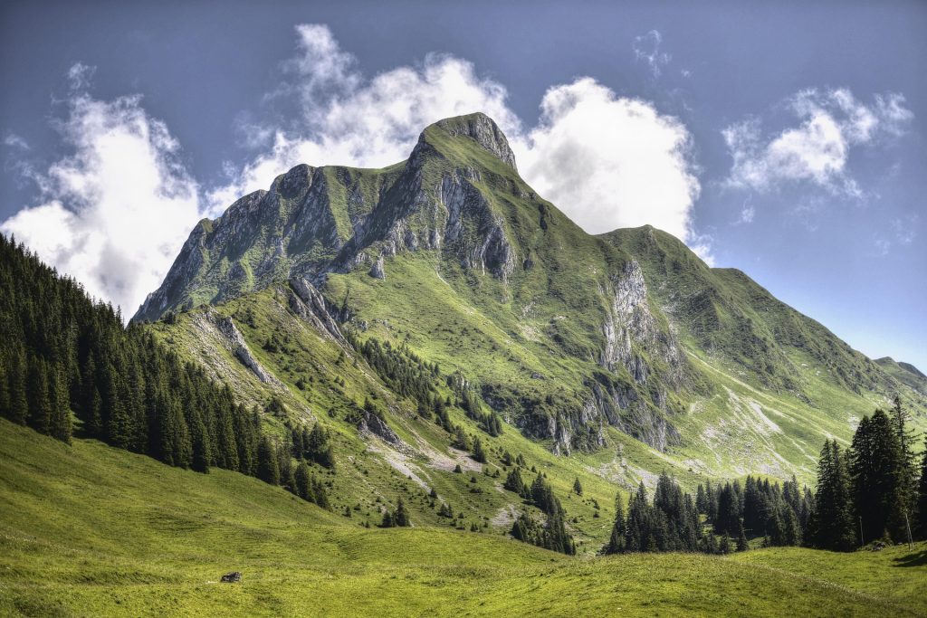 mountains-6486093_1920